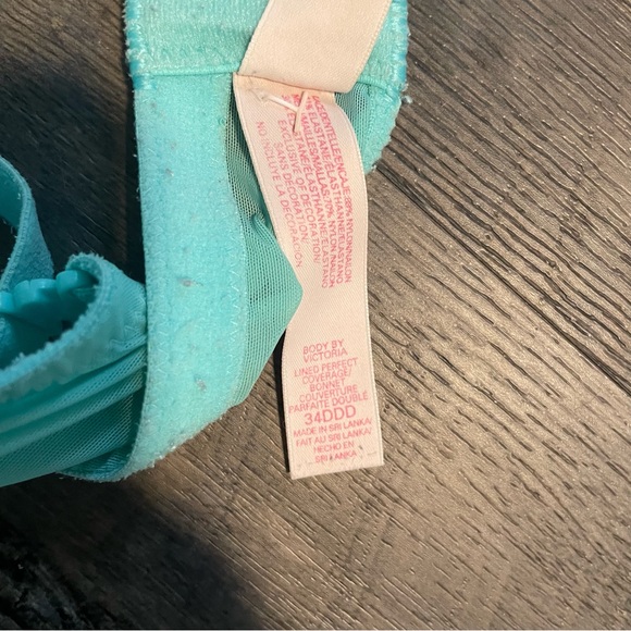 Victoria's Secret Body By Victoria Lined Perfect Coverage. 34DDD Rhinestone Bra - Picture 7 of 7